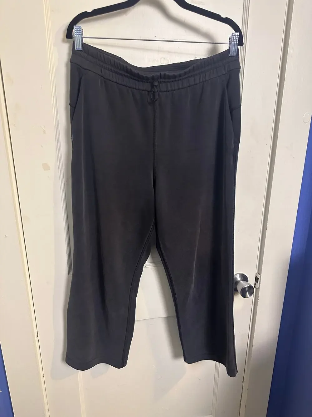 Lululemon Softstreme High-Rise Straight Leg Crop, Black, Size 10